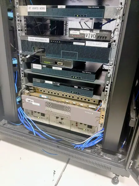 Rack e conectividade